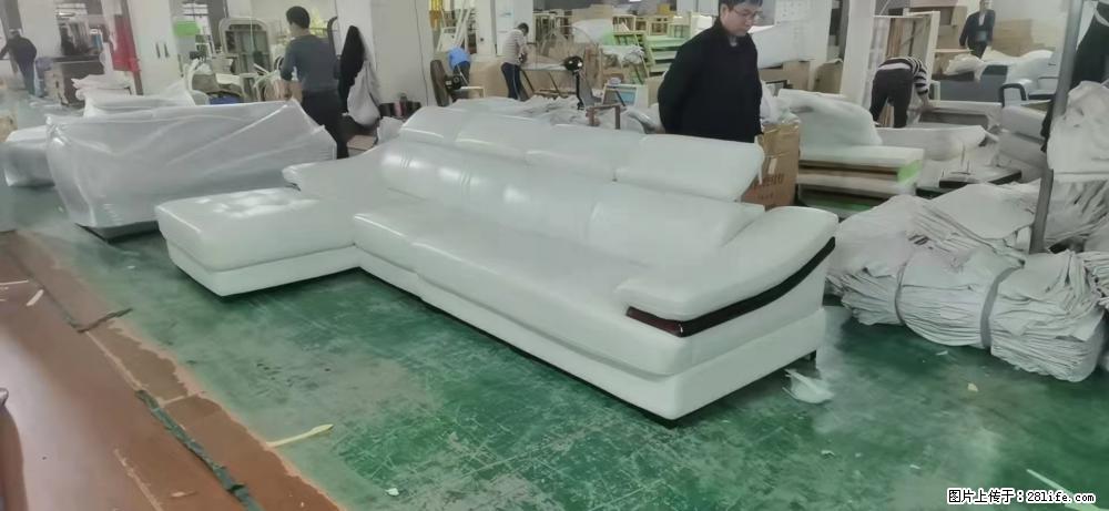 【大厂仿真皮沙发】实木框架，高回弹海绵45密度。全新包装，质量非常好，3.6米右贵妃 - 各类家具 - 居家生活 - 襄樊分类信息 - 襄樊28生活网 xf.28life.com