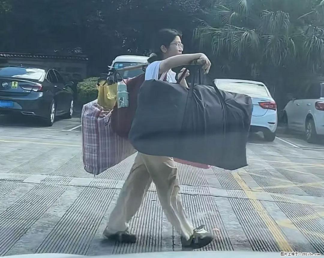 全网追的“扁担女孩”,找了一份暑假工,时薪12元 - 襄樊生活资讯 - 襄樊28生活网 xf.28life.com